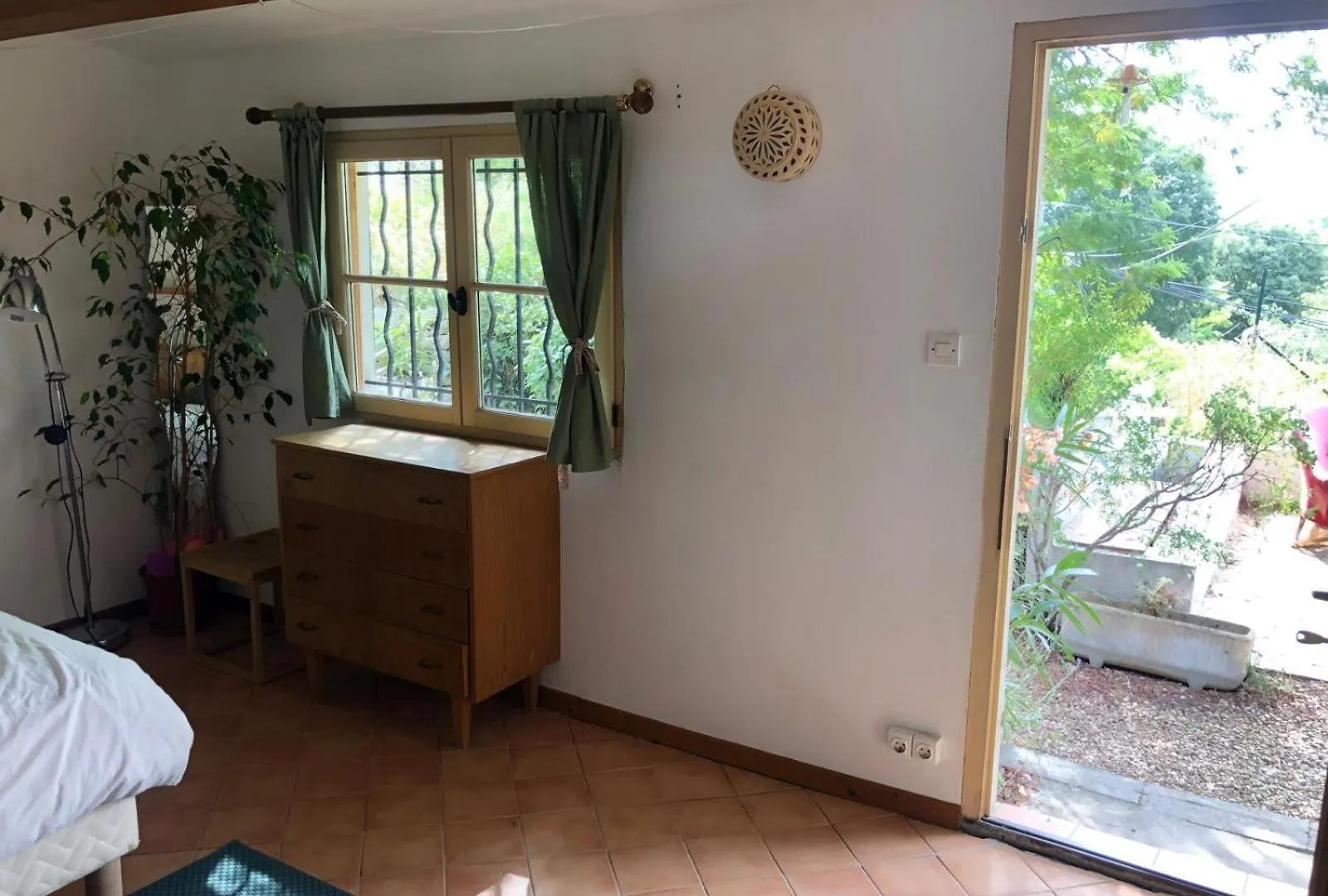 Studio Face A La Piscine Marsylia 0*,